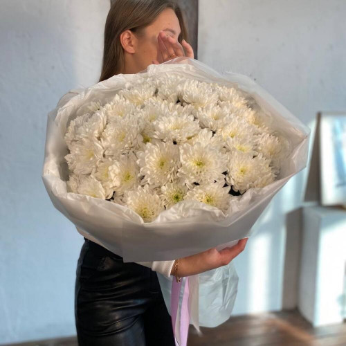 Букет 9 белых хризантем