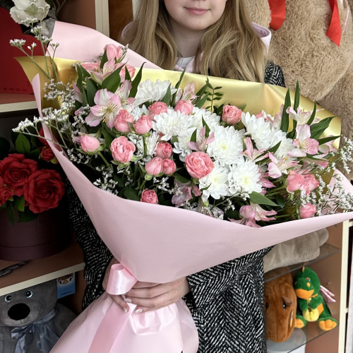 Букет сборный с кустовыми розами (585)